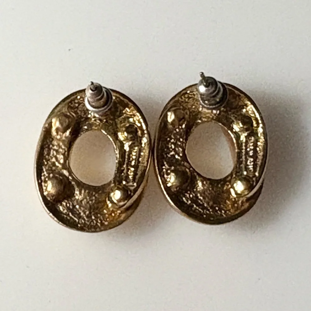 Vintage Gold-tone Matte Shiny Stamped Thailand Post Earrings - Picture 7 of 12